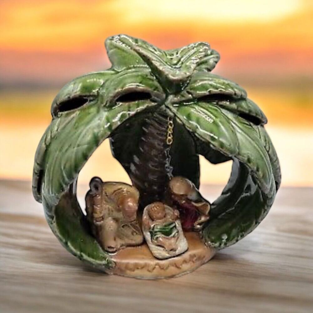 Vtg Unique And Cherished Nativity Scene Nestled In Palm Tree Figurine Pottery